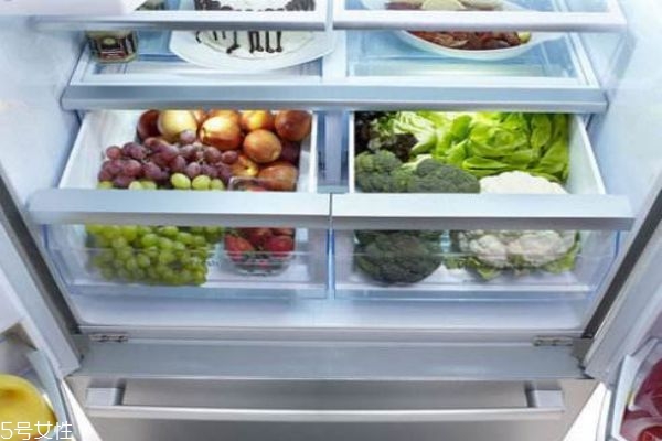 开水放冰箱会对冰箱有影响么,冰箱放开水会怎么样