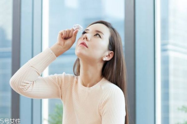 请问眼睛干涩怎么办,眼睛干涩有什么办法解决