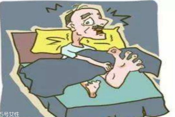 晚上睡觉为什么会腿抽筋,为什么睡觉腿抽筋