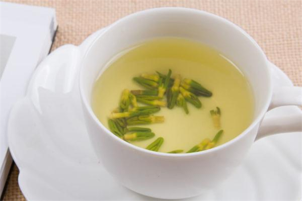 莲子心泡水可以长期喝吗(莲子心泡水可以长期喝吗)