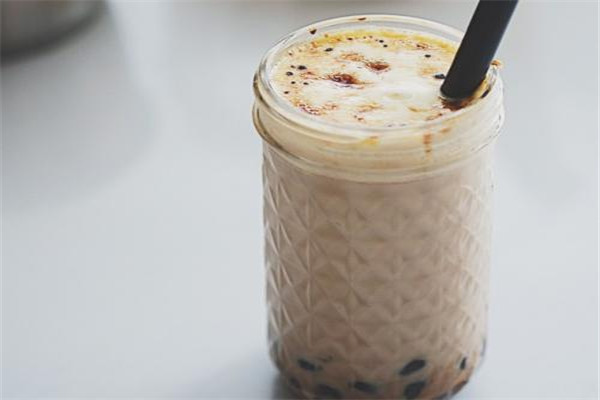 晚上喝奶茶好吗(喝奶茶有什么好处?)