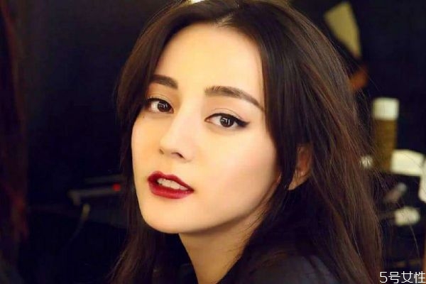 复古港风妆怎么画(复古港风妆怎么画图解)