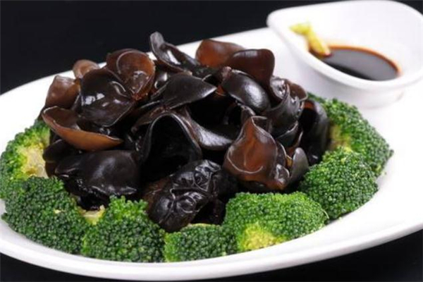 芥末木耳营养价值(木耳芥末的作用和功效)