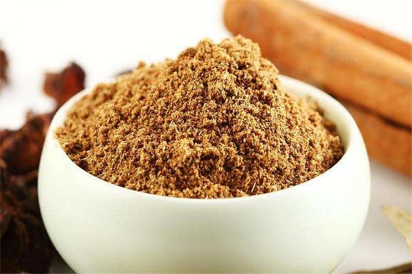 五香粉和十三香哪个好吃(五香粉和十三香哪个好吃)