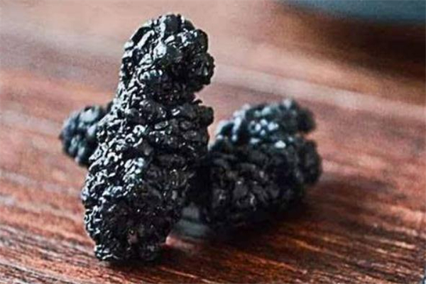 桑葚干泡水一天喝几次(干桑葚泡水一周喝几次)