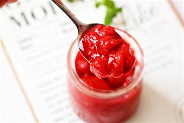 草莓酱的做法(草莓酱的做法大全)