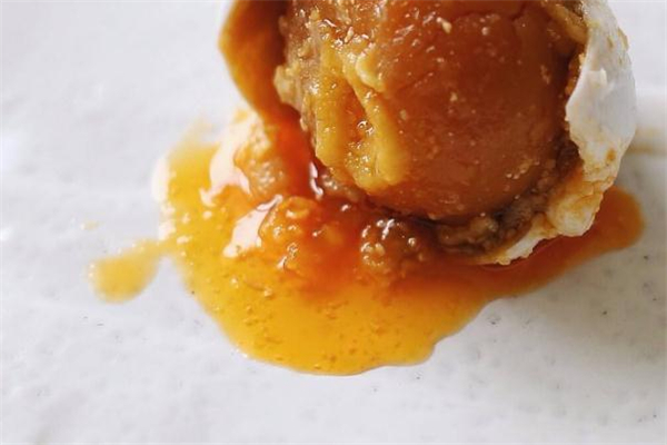 怎么看咸鸭蛋熟没熟(怎么看咸鸭蛋熟没熟)