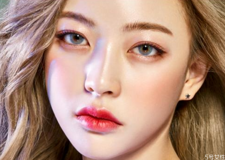 首次戴美瞳的注意事项(初次佩戴美瞳注意事项) 首次戴美瞳的注意事项(初次佩戴美瞳注意事项)