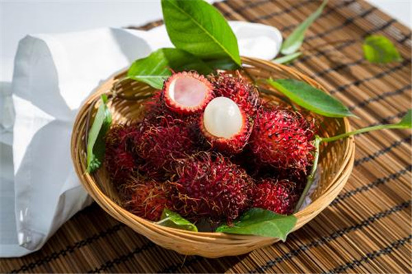 红毛丹能煮水吃吗(红毛丹能煮水吃吗)