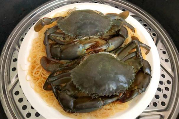 青蟹不能和什么一起吃(青蟹不能和什么一起吃?)