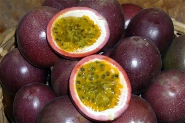 百香果切开后怎么保存(百香果切开后怎么保存)
