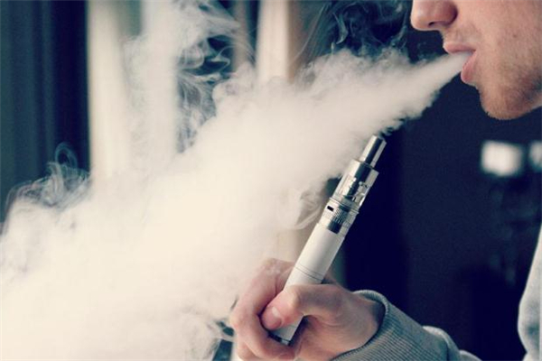抽电子烟会导致牙齿变黑吗,吸电子烟牙齿会黑吗