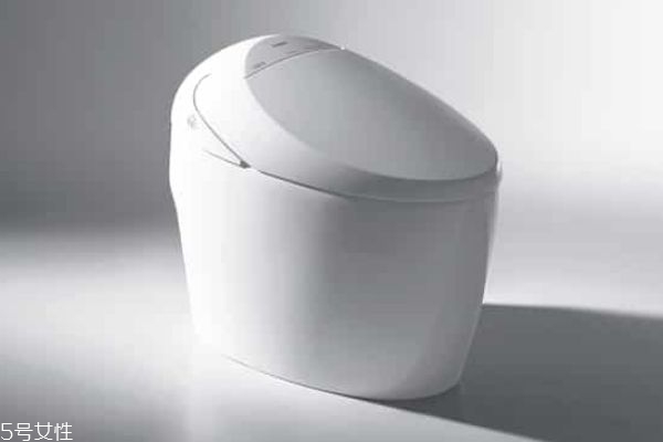 疏通马桶堵塞的简单方法,马桶堵了怎么疏通