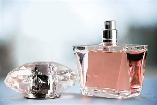 香水瓶是不是有害垃圾,香水的瓶子是什么垃圾