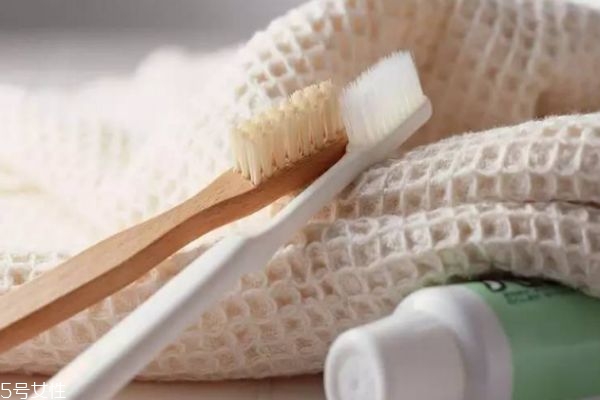 长时间不换牙刷的危害,常期不刷牙的危害 长时间不换牙刷的危害,常期不刷牙的危害