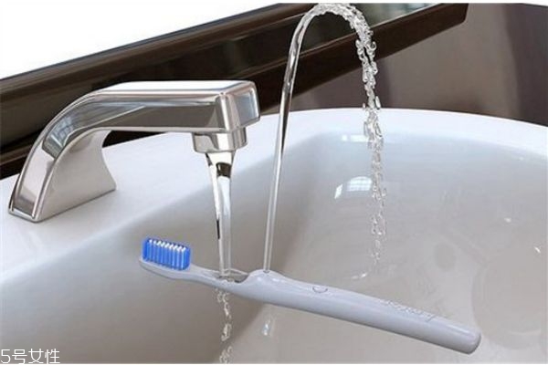 充电牙刷和电池牙刷的优缺点有哪些,电动牙刷电池的好还是充电的好