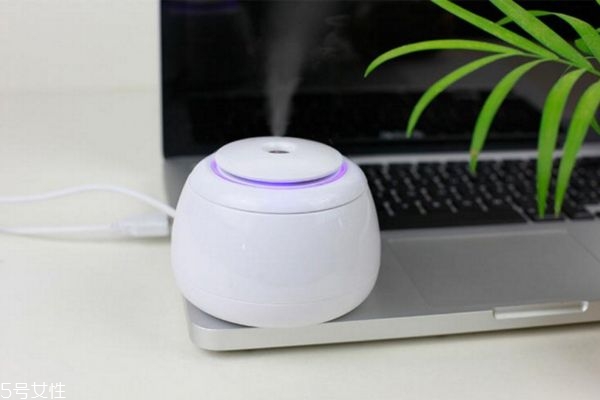 卧室加湿器什么牌子好适合家用,卧室里用加湿器好不好 卧室加湿器什么牌子好适合家用,卧室里用加湿器好不好