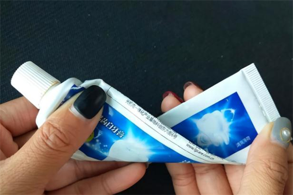 用完的牙膏皮可回收吗,牙膏皮可以回收吗