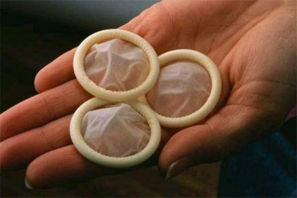 用过的避孕套怎么丢,避孕套用完丢哪 用过的避孕套怎么丢,避孕套用完丢哪