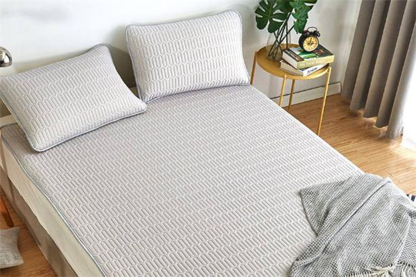 乳胶凉席洗了很多泡沫咋回事,乳胶凉席如何清洗