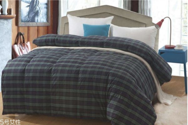 盖着头睡觉有什么坏处,睡觉喜欢把头盖住有什么坏处