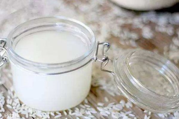 白醋可以洗掉霉斑吗,白醋去霉点