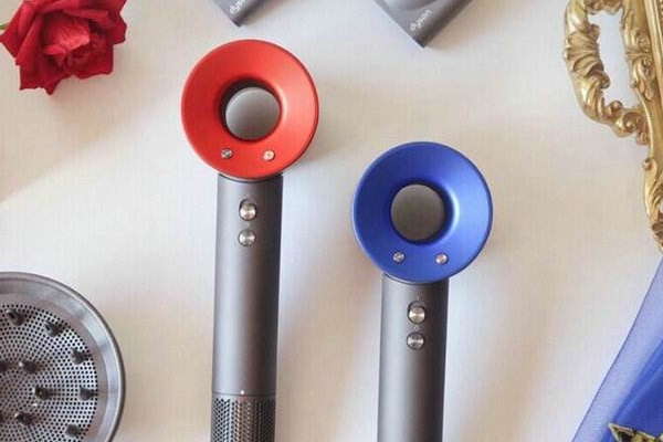 衣服被吹风机吹黄了怎么办,吹风机把衣服吹黄了怎么办