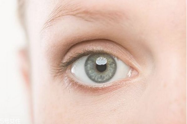 麦粒肿的症状及治疗,麦粒肿的症状图片