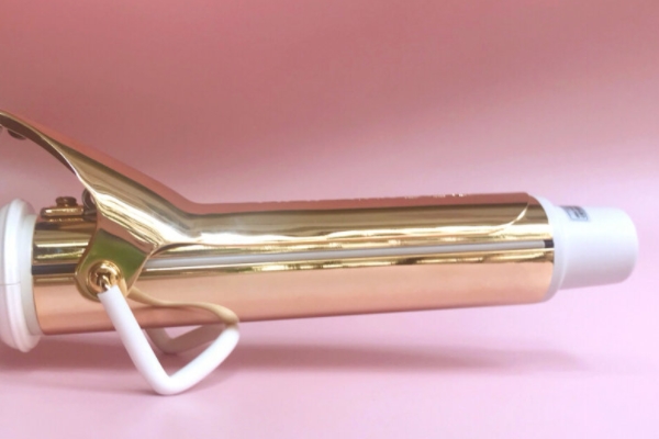 头发如何自然卷,头发自然卷怎么解决而且蓬松