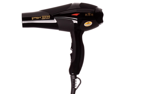 吹风机多大风量的好,吹风机多大风力的好