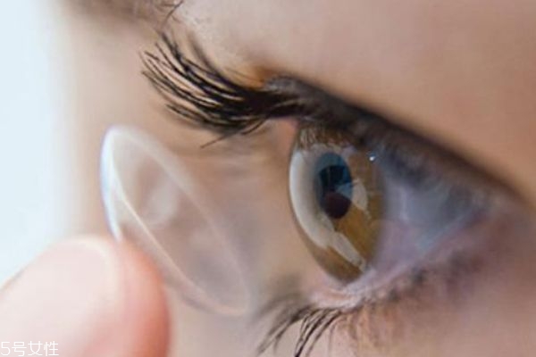 护理液和眼药水一样吗,护理液的区别