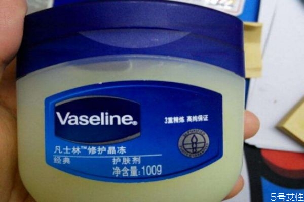 凡士林的作用和用途,凡士林的作用和用途祛痘 凡士林的作用和用途,凡士林的作用和用途祛痘