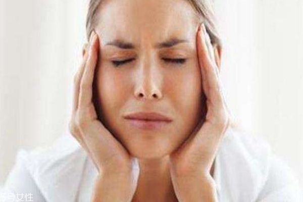 唇疱疹会不会传染,嘴唇上长疱疹会传染吗? 唇疱疹会不会传染,嘴唇上长疱疹会传染吗?