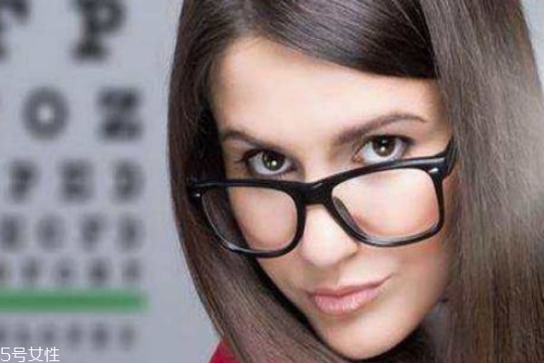 眼睛里长结石是什么原因造成的,眼结石怎么治疗最好方法