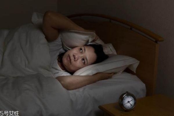 熬夜和晚睡的区别,睡得晚和熬夜的区别 熬夜和晚睡的区别,睡得晚和熬夜的区别