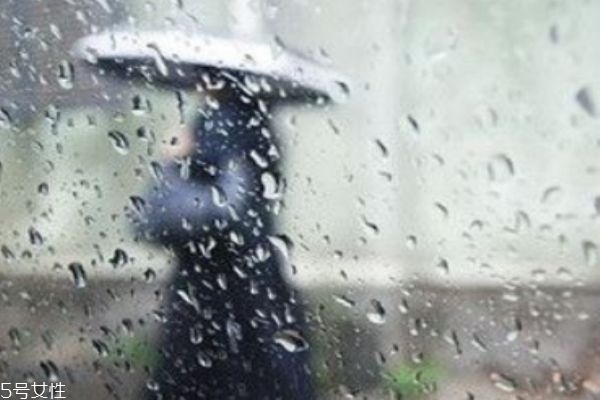 冷空气过敏是什么原因造成的,冷空气过敏是什么症状 冷空气过敏是什么原因造成的,冷空气过敏是什么症状