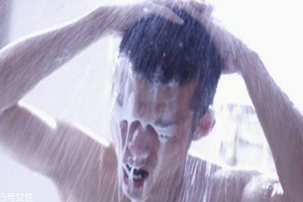 头痒有头屑用什么洗发水,头皮痒是洗发水的问题吗