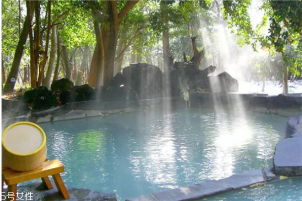 温泉多久泡一次比较好,泡温泉多久泡一次好