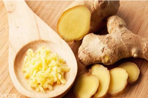 冬天泡脚加什么好,冬季泡脚用什么好 冬天泡脚加什么好,冬季泡脚用什么好