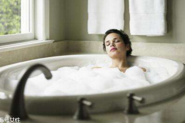 冬天洗澡多久合适,冬天洗澡洗多久合适 冬天洗澡多久合适,冬天洗澡洗多久合适