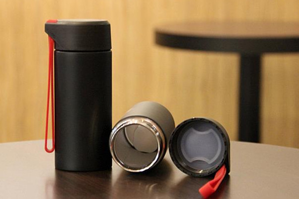 保温杯隔夜能喝吗,保温杯的水隔夜可以喝吗