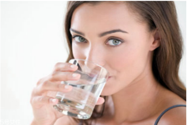 白开水的妙用,白开水的功效 白开水的妙用,白开水的功效