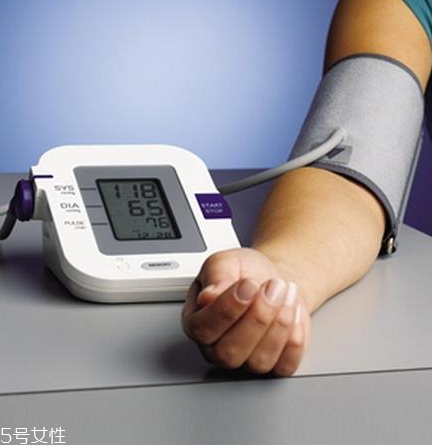 血压计听诊法和脉搏法,血压计听诊法和示波法哪个准 血压计听诊法和脉搏法,血压计听诊法和示波法哪个准