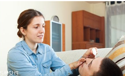 怎么选择眼药水,怎么选择适合自己的眼药水