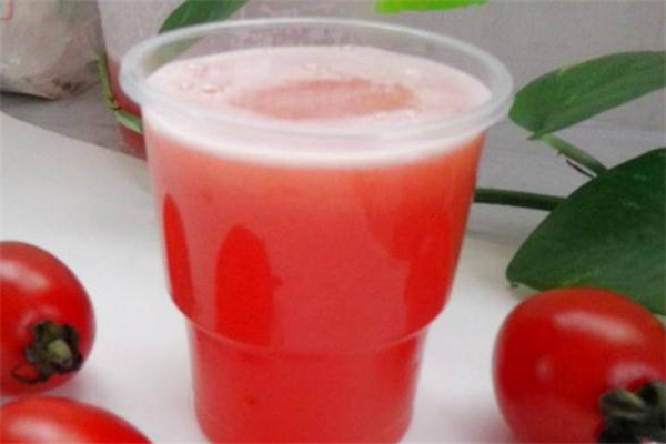 圣女果汁的功效(圣女果汁的功效和作用)