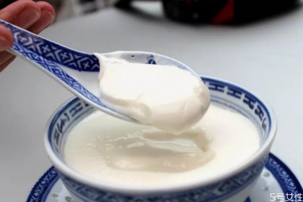 双皮奶一天吃多少合适(双皮奶什么时候吃最好)