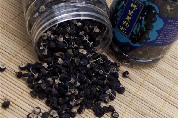 孕妇一天吃多少黑枸杞好(孕妇一天吃几颗黑枸杞)