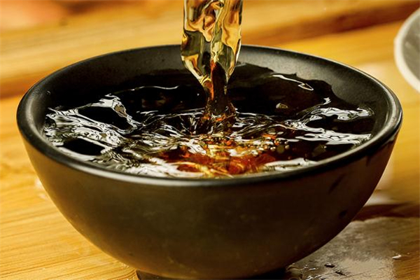 女性喝老鹰茶的好处(女人喝老鹰茶的好处)