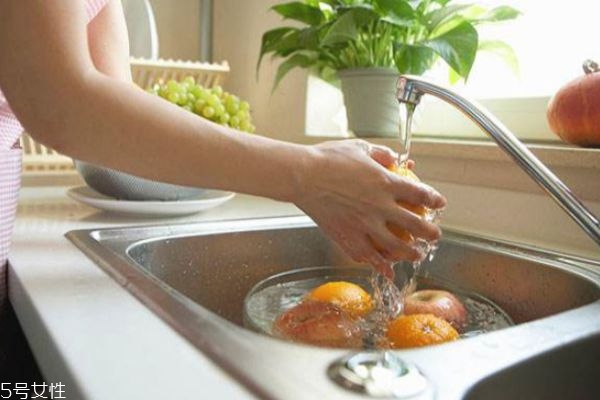 苹果表面的蜡怎么清洗(苹果表层的蜡怎么清洗)