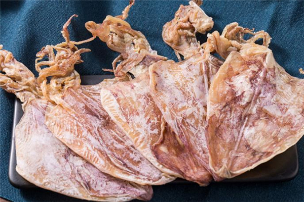 泡鱿鱼干小技巧(如何快速泡干鱿鱼)